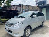 Cần bán Toyota Innova đời 2011, màu bạc, nhập khẩu chính chủ