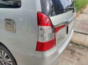 Cần bán Toyota Innova sản xuất năm 2015 còn mới giá cạnh tranh