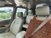 Cần bán Toyota Innova sản xuất năm 2015 còn mới giá cạnh tranh