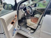 Cần bán Toyota Innova sản xuất năm 2015 còn mới giá cạnh tranh