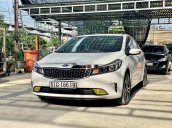 Cần bán xe Kia Cerato 2.0 AT đời 2018, màu trắng còn mới