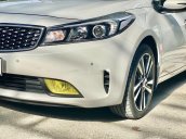 Cần bán xe Kia Cerato 2.0 AT đời 2018, màu trắng còn mới