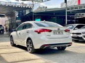 Cần bán xe Kia Cerato 2.0 AT đời 2018, màu trắng còn mới