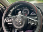 Cần bán gấp Mazda 3 đời 2017, màu trắng còn mới