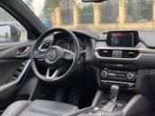 Cần bán gấp Mazda 6 2.5 sản xuất năm 2019, màu trắng  