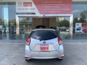 Cần bán xe cá nhân Toyota Yaris 1.3G AT 2015 - màu bạc - Đi 15.685 km