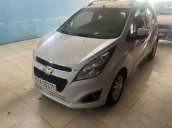 Cần bán lại xe Chevrolet Spark LT 1.2 MT sản xuất 2017, màu trắng  