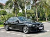 Cần bán lại xe Mercedes C200 đời 2017, màu đen chính chủ