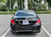 Cần bán lại xe Mercedes C200 đời 2017, màu đen chính chủ