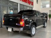 Cần bán gấp Toyota Hilux đời 2014, màu đen, nhập khẩu nguyên chiếc còn mới