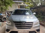 Cần bán Toyota Innova đời 2016, màu bạc số sàn, giá chỉ 449 triệu