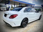 Bán Mercedes C300 đời 2021, màu trắng