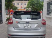 Bán Ford Focus đời 2015, màu bạc chính chủ