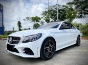 Bán Mercedes C300 đời 2021, màu trắng