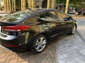 Cần bán xe Hyundai Elantra đời 2017, màu đen còn mới, giá tốt