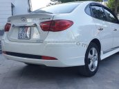 Cần bán Hyundai Avante 1.6 AT sản xuất 2013, màu trắng, giá chỉ 368 triệu