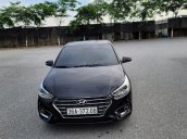 Cần bán Hyundai Accent năm sản xuất 2018, màu bạc