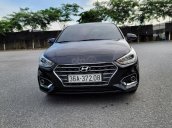 Cần bán Hyundai Accent năm sản xuất 2018, màu bạc