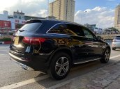 Bán Mercedes GLC 250 đời 2017, màu đen