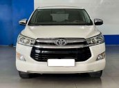 Cần bán lại xe Toyota Innova 2.0V năm sản xuất 2019, màu bạc  