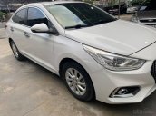 Xe Hyundai Accent đời 2018, màu trắng số tự động, 465 triệu