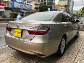 Cần bán Toyota Camry 2.5Q năm 2016, màu vàng còn mới, giá chỉ 880 triệu