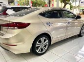 Cần bán lại xe Hyundai Elantra sản xuất 2018, màu vàng