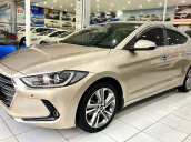 Cần bán lại xe Hyundai Elantra sản xuất 2018, màu vàng