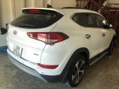 Bán Hyundai Tucson năm 2018, màu trắng còn mới