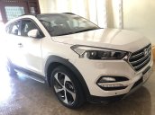 Bán Hyundai Tucson năm 2018, màu trắng còn mới