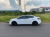 Cần bán Kia Cerato 2018, màu trắng còn mới