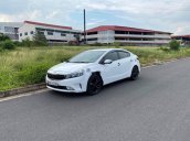 Cần bán Kia Cerato 2018, màu trắng còn mới