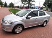 Cần bán Daewoo Gentra đời 2010, màu bạc số sàn