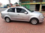 Cần bán Daewoo Gentra đời 2010, màu bạc số sàn