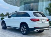 Bán ô tô Mercedes GLC250 sản xuất 2016, màu trắng, xe đẹp lung linh