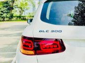 Cần bán lại xe Mercedes GLC 300 4Matic sản xuất năm 2020, màu trắng