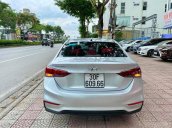 Bán ô tô Hyundai Accent năm 2019, màu trắng chính chủ