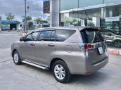 Bán Toyota Innova năm 2017, màu nâu số tự động