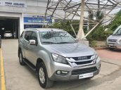 Cần bán Isuzu mu-X 3.0AT 2018, màu bạc, số tự động, giá 698tr