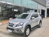 Cần bán Isuzu mu-X 3.0AT 2018, màu bạc, số tự động, giá 698tr