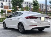 Cần bán lại xe Hyundai Elantra đời 2019, màu trắng như mới