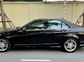 Cần bán xe Mercedes C300 AMG 2012, màu đen, giá 595tr