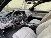 Cần bán xe Mercedes C300 AMG 2012, màu đen, giá 595tr