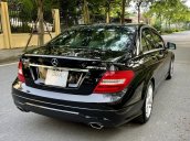 Cần bán xe Mercedes C300 AMG 2012, màu đen, giá 595tr