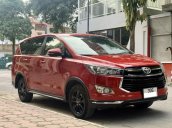 Cần bán gấp Toyota Innova đời 2018, màu đỏ