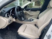 Xe Mercedes C200 đời 2017, màu trắng còn mới