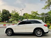 Bán Mercedes GLC 300 năm 2016, màu trắng còn mới