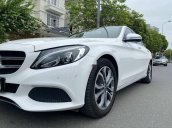 Xe Mercedes C200 đời 2017, màu trắng còn mới