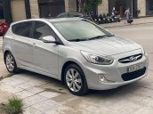 Cần bán gấp Hyundai Accent 2014, màu bạc số tự động