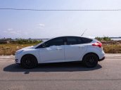 Bán Ford Focus đời 2017, màu trắng còn mới